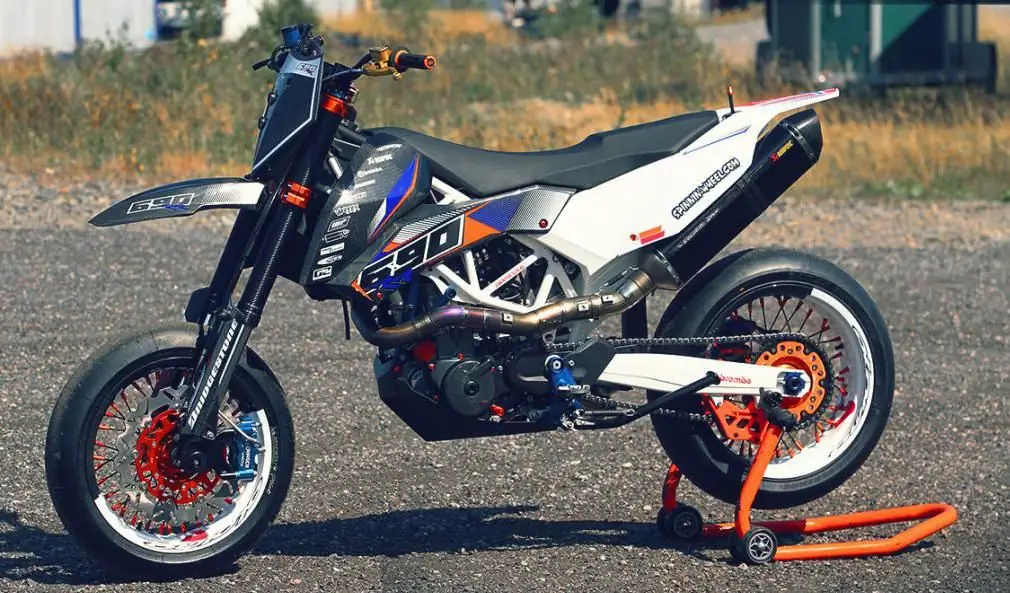 KTM 690 SMC ነጭ