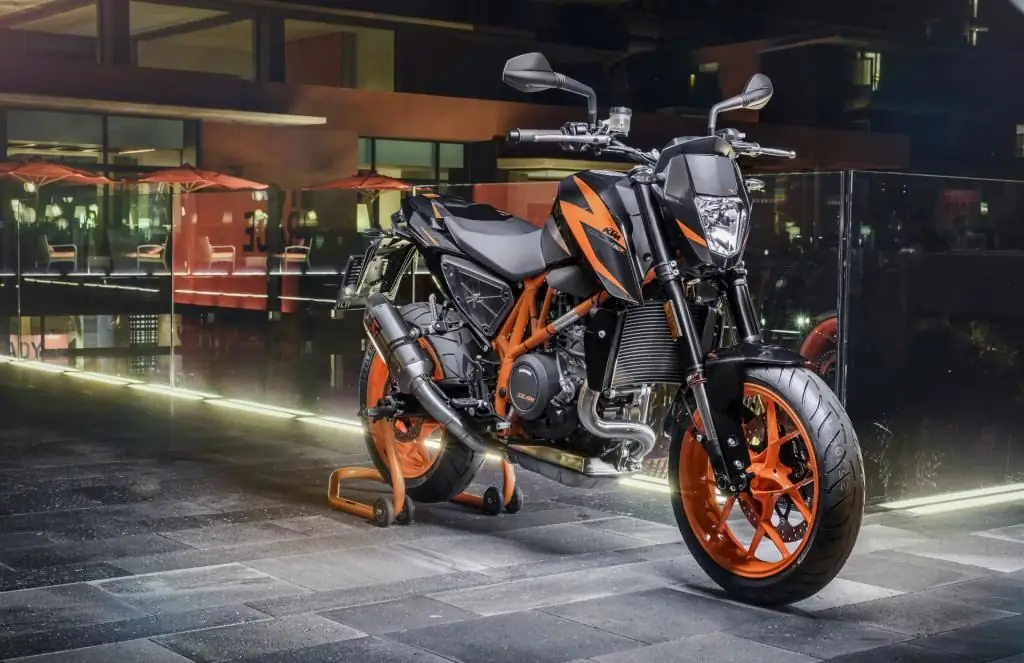 "KTM 690 Duke": fotosurat bilan tavsif, texnik xususiyatlar, dvigatel kuchi, maksimal tezlik, foydalanish, texnik xizmat ko'rsatish va ta'mirlash xususiyatlari