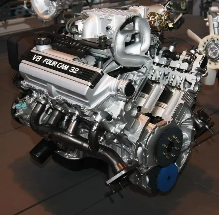 V8 engine