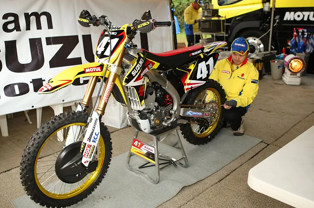 Cross motorkerékpár "Suzuki"