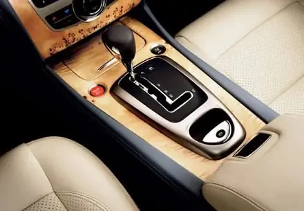 The automatic transmission device of a car and the principle of operation. Automatic transmission types