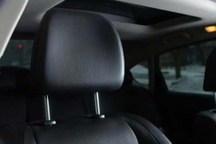 Headrest in the car: review, choice. Car pillows and headrests