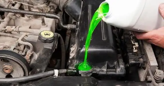 dab tsi antifreeze tuaj yeem sib xyaw