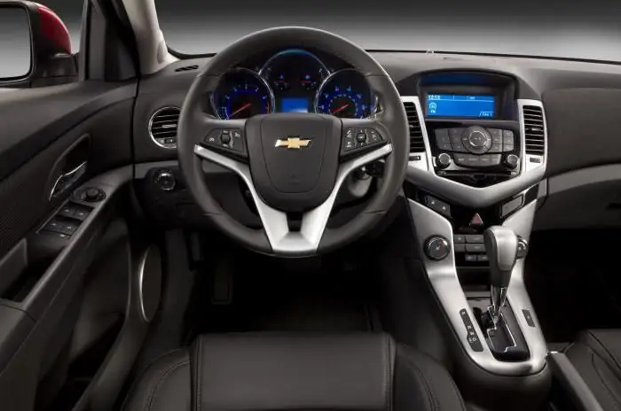 Chevrolet Cruze-ի ավտոմատ փոխանցման համար լրացուցիչ հովացման ռադիատորի տեղադրում