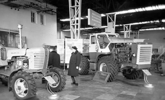 Tracteur T-125 : dispositif et principales caractéristiques