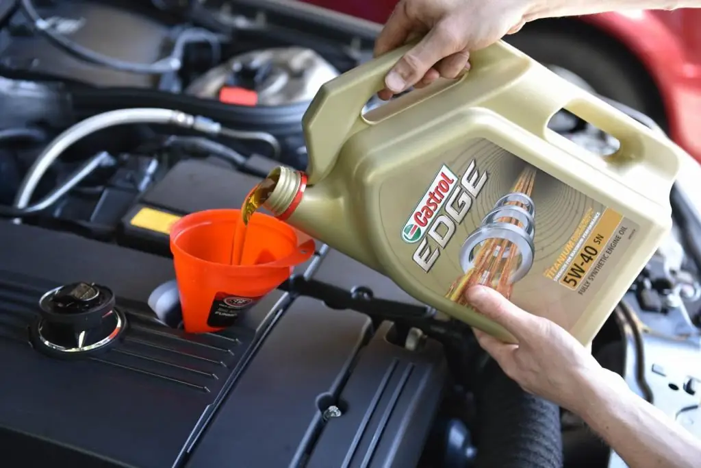 Why does engine oil turn black quickly? Selection of oil for the car. Terms of oil change in the car engine