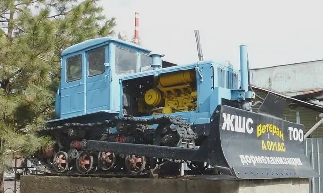 Mga Traktor ng USSR