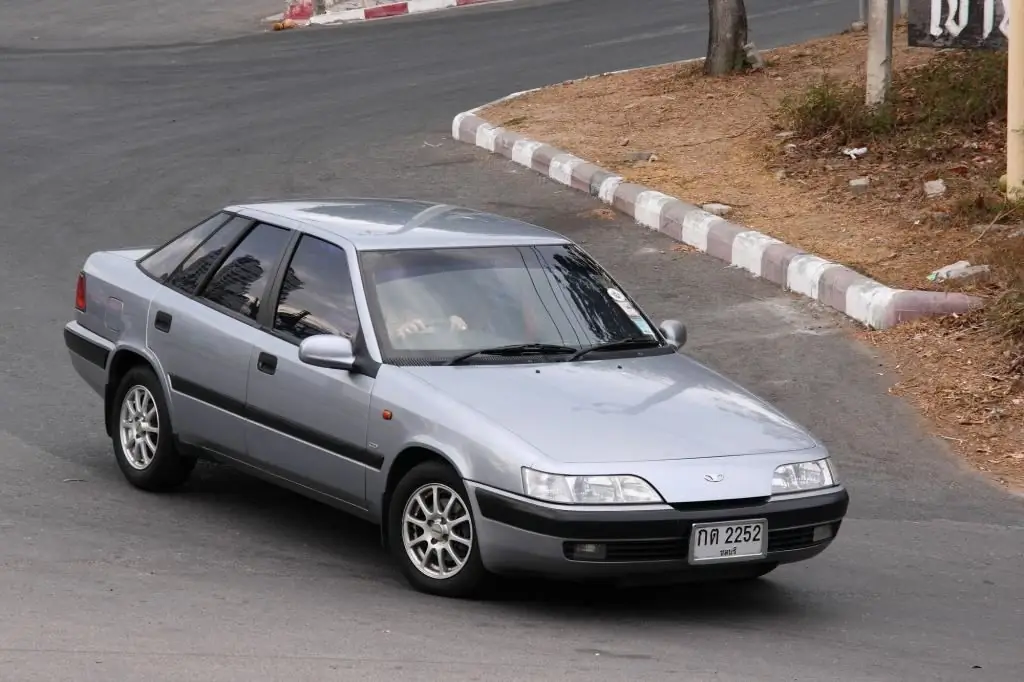 Geriausi automobiliai iki 100 000: įvertinimas, apžvalga, specifikacijos, patarimai, kaip pasirinkti